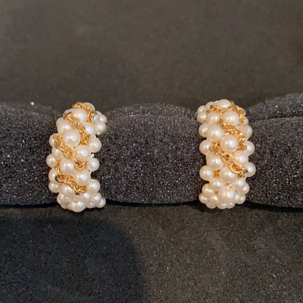 Vintage Pearl And Gold Earrings 10$